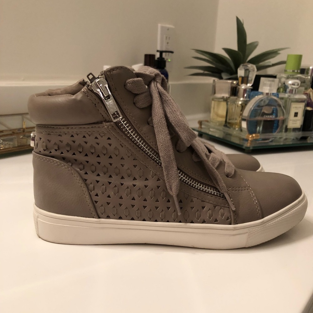 Steve Madden high top leather sneakers